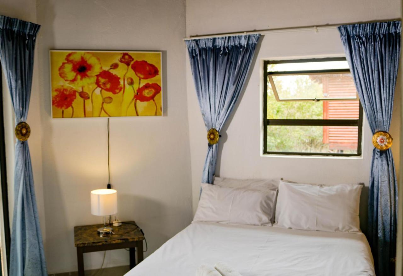 Nanisto Bush Lodge Marloth Park Esterno foto