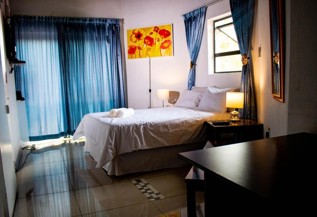 Nanisto Bush Lodge Marloth Park Esterno foto